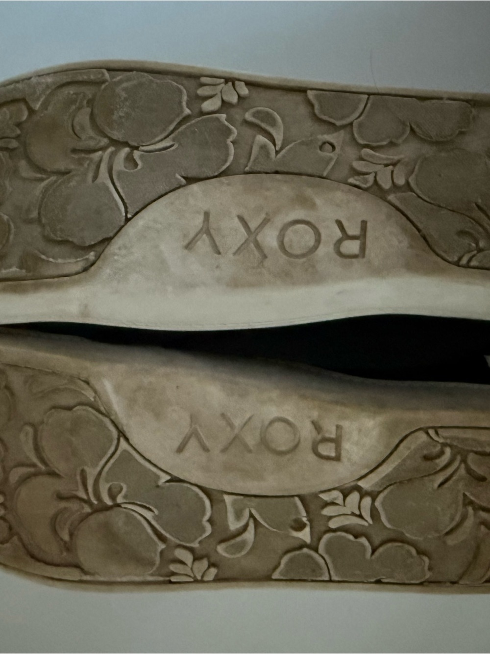 Black Roxy Slip-On Sneakers with White Drawcords Size 9 - Picture 5 of 5